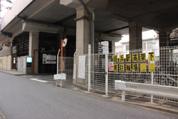 姪浜駅高架下東自転車駐車場