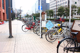 呉服町駅路上自転車駐車場